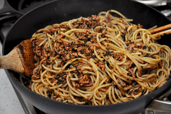 Turkey & Spinach Bolognese | www.fussfreecooking.com