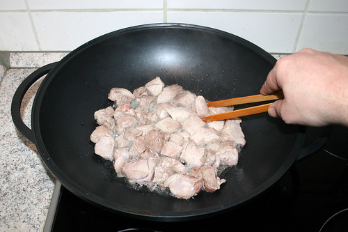 42 - Schweinefleisch rundherum anbraten / Fry pork