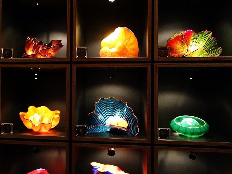 Dale Chihuly glass