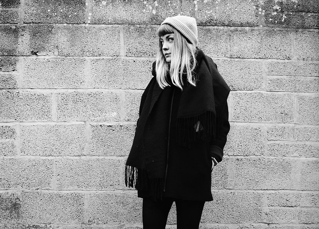 black wool raw edge coat cos minimal black monochrome fashion blog blogger outfit 