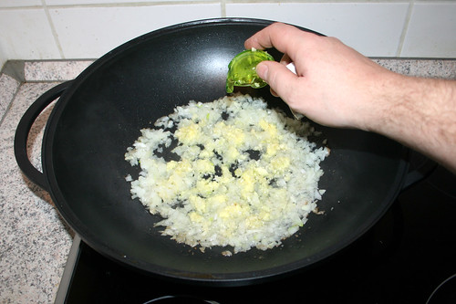 46 - Knoblauch addieren / Add garlic