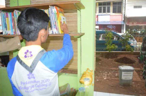 Bakti Revitalisasi taman Baca dilakukan oleh Pramuka Penegak dan Pandega Kota Tangerang Selata