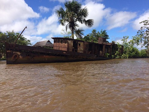 Shipwreck on the shoreline of French Guiana, where our group visited one hot afternoon. #internationalculturalexchange #dvcai #Suriname #FrenchGuiana #albina #saintlaurentdumaroni #river