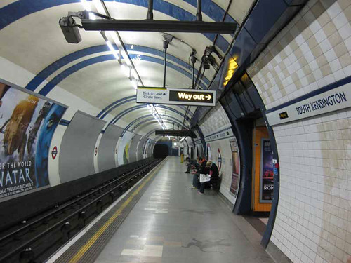 South Kensington tube, Piccadilly line, leaving
