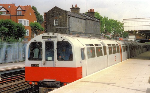 1983 Tube Stock at Willesden Green