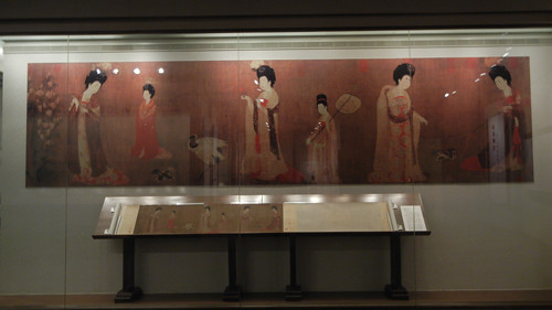 DSCN6221 _ Enlarged replica of 簪花仕女图 (Court Ladies Adorning Their Hair with Flowers), 周昉 Fang ZHOU, 46x180cm, Liaoning Museum, Shenyang, China
