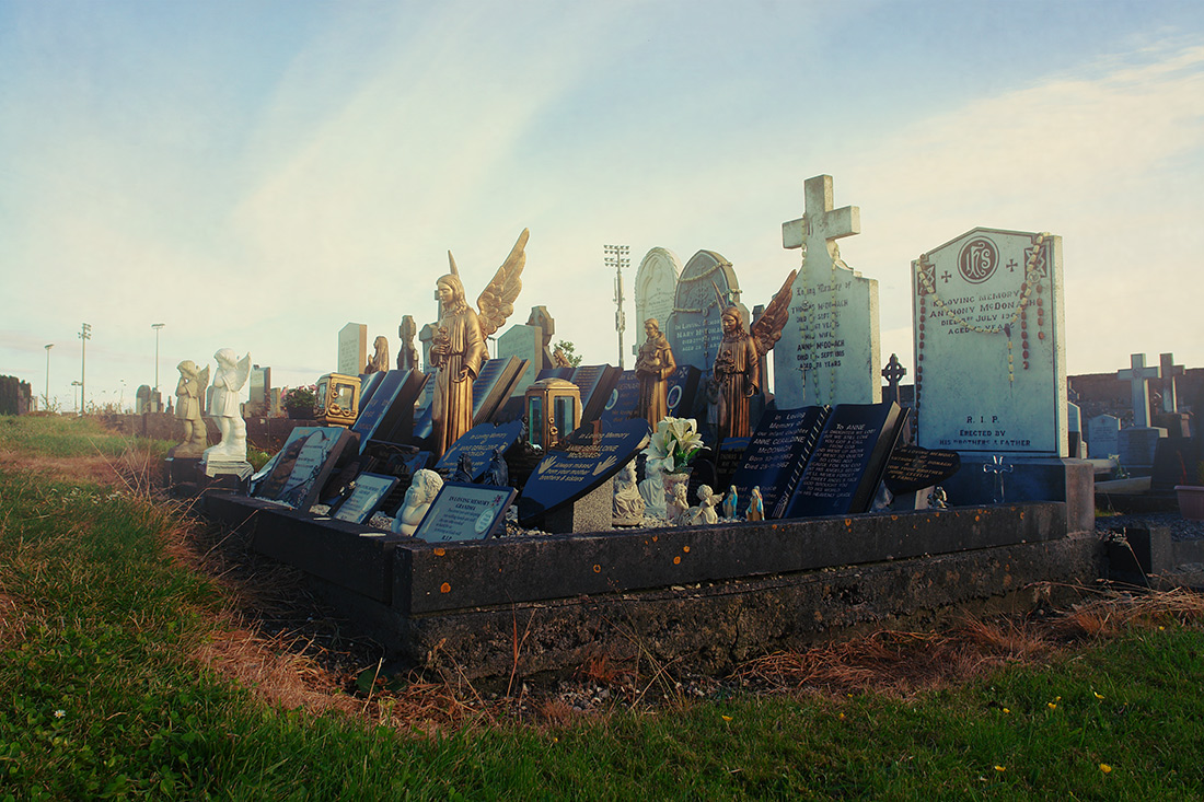 Могилы детей на кладбищах россии фото