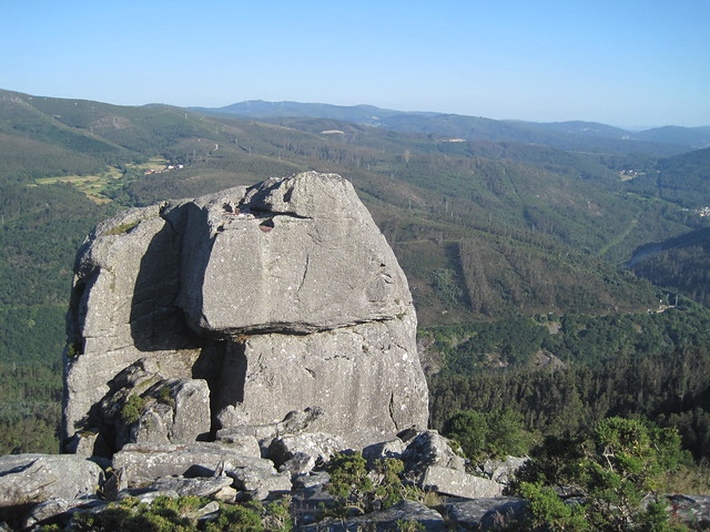 Pedra Serpal en el Ruta Ponte Nafonso - Tambre