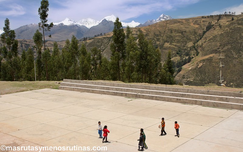 Huaraz. Laguna Wilcacocha. La vida andina en las montañas - Por el norte de PERÚ. De los glaciares a la selva (10)