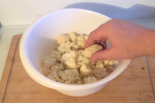 40 - Blumenkohl in Schüssel geben / Add cauliflower in bowl