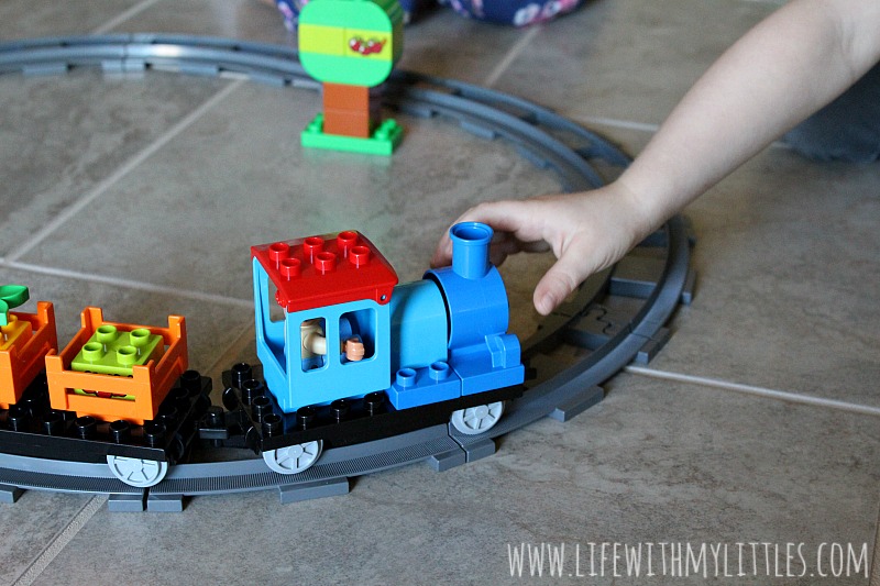 4 creative and exciting ways to make learning fun for toddlers featuring LEGO DUPLO! Great ideas for tot school and preschool moms!