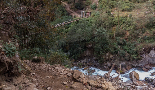 Prek Chu bridge, with trail on the far side ascending to Bakhim