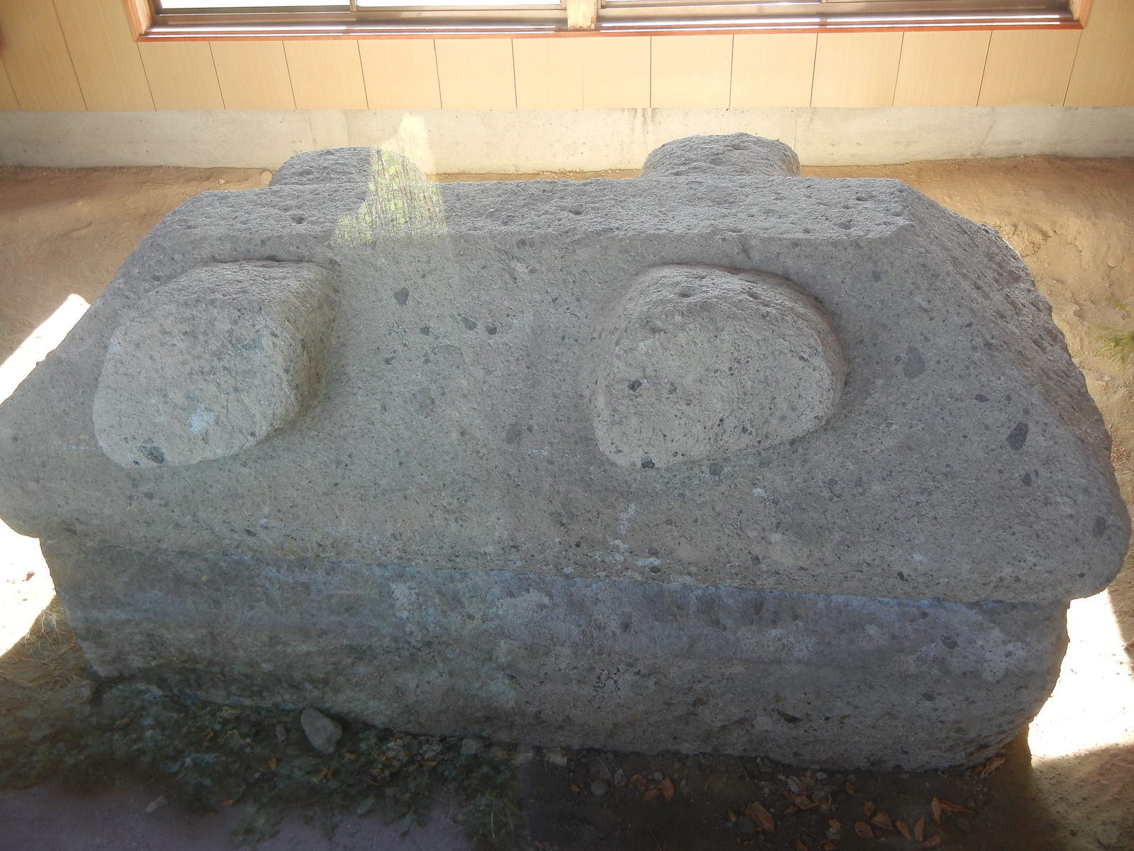 鴨稲荷山古墳の石棺