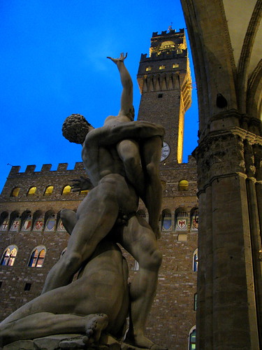 "El Rapto de las Sabinas" de Juan de Bolonia frente al Palazzo Vecchio