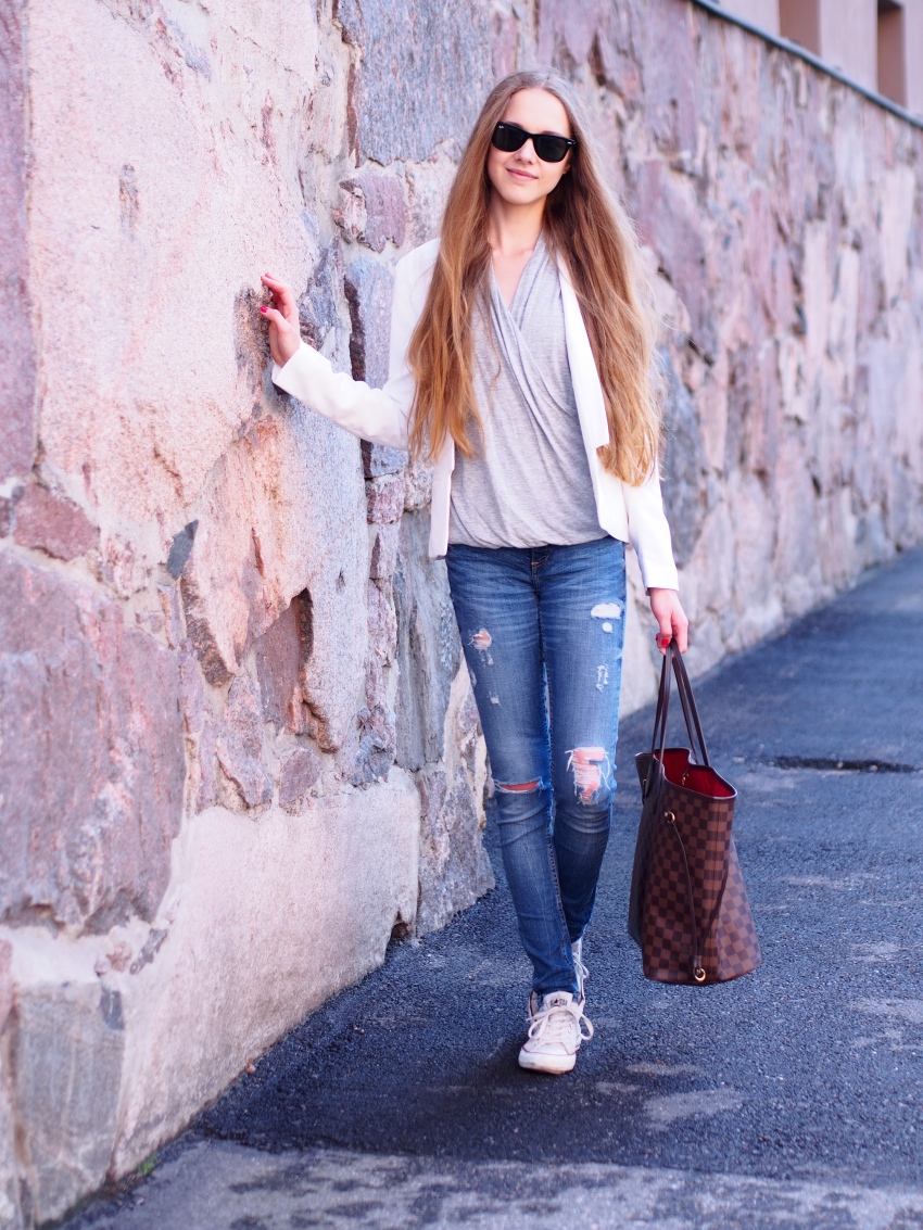 studying in university, summer styling with white blazer with distressed jeans