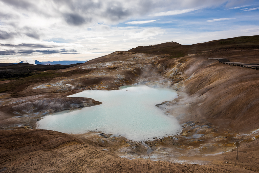 Sulphur mud pool