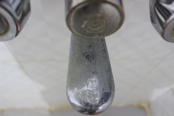 lime scale on faucets