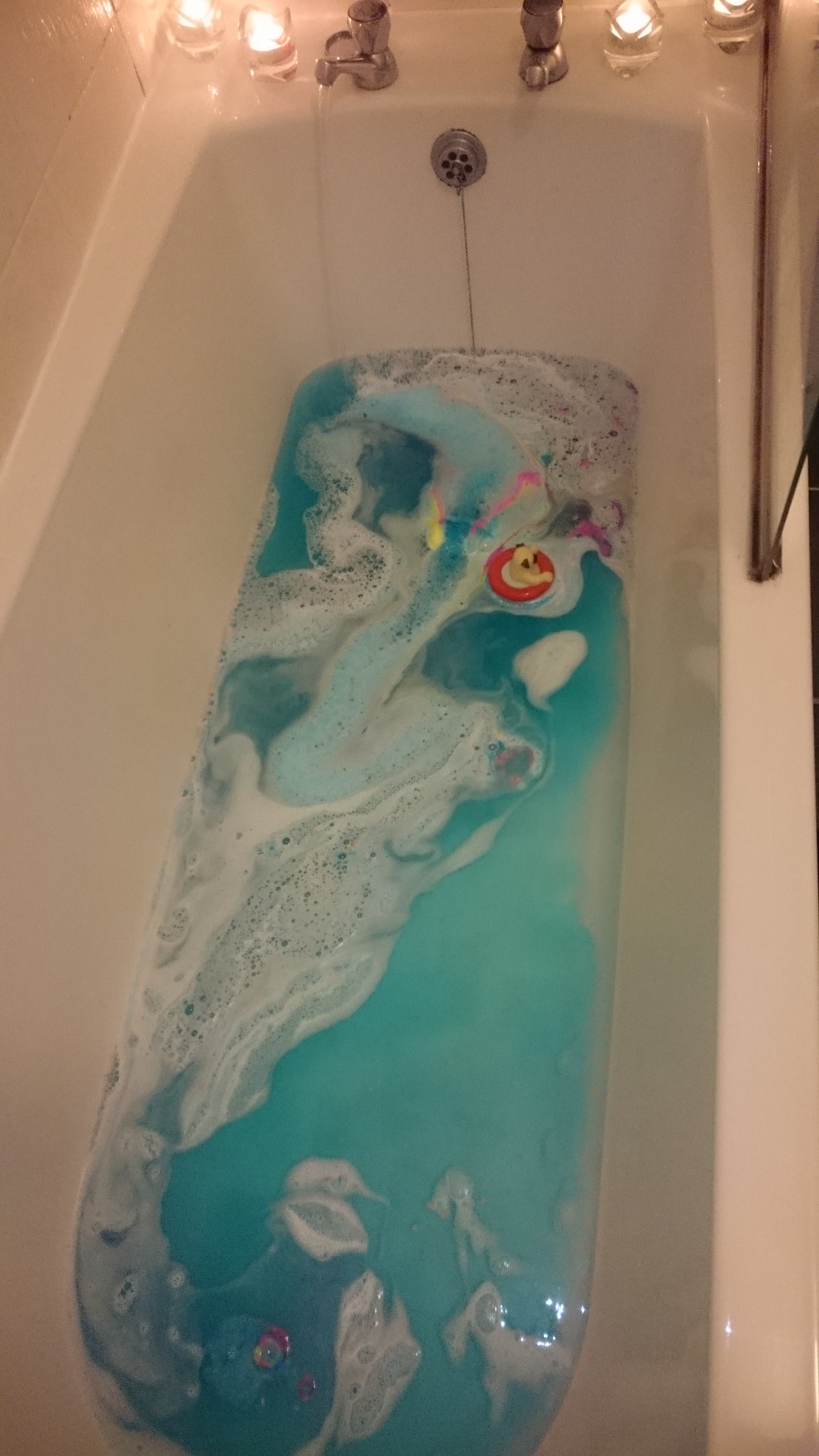 Miss Patisserie Rainbow River Bathbomb Review