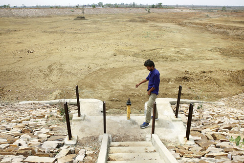 मध्य प्रदेश के पन्ना जिले के सकरिया टैंक में पानी नहीं ठहर सकता था क्योंकि इसका डिजाइन दोषपूर्ण था