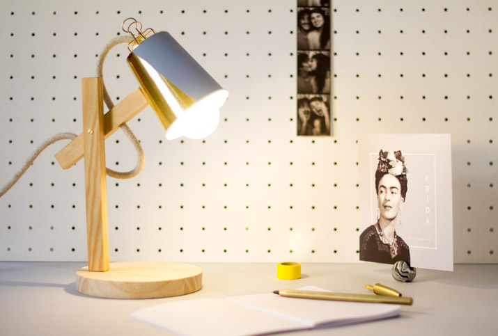 DIY Wood Lamp · DIY lámpara de madera · Fábrica de Imaginación
