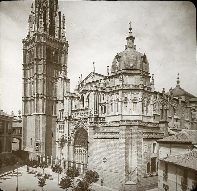 Catedral hacia 1905 fotografiado por Alois Beer. Fotografía editada y publicada por E. Mazo para linterna mágica MTFFD026489_P