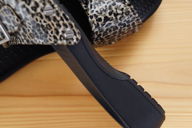 crocs sarah leopard sandal w 高さ