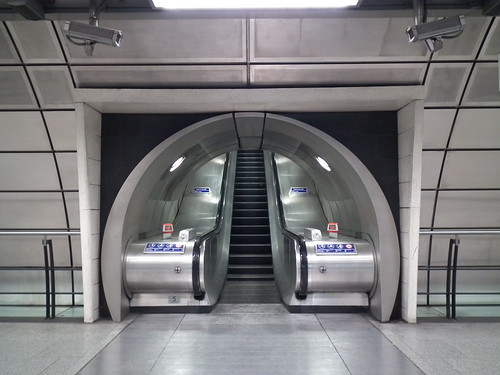 DSCF8684  Southwark Tube Station, Jubilee Line