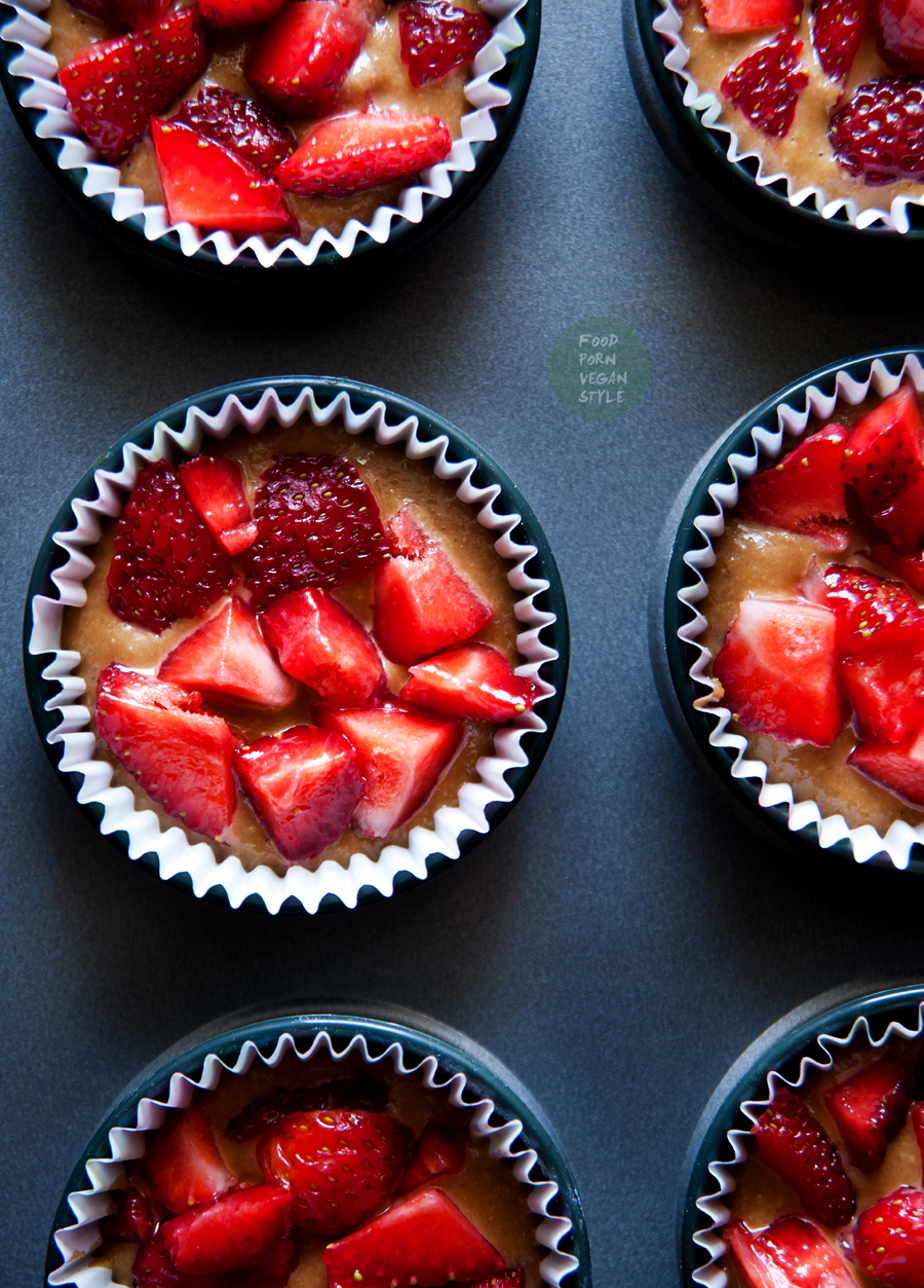 Simple vegan strawberry muffins