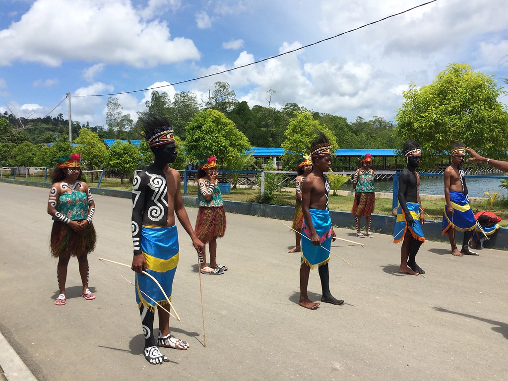 Local Papuan - Copyright Travelosio