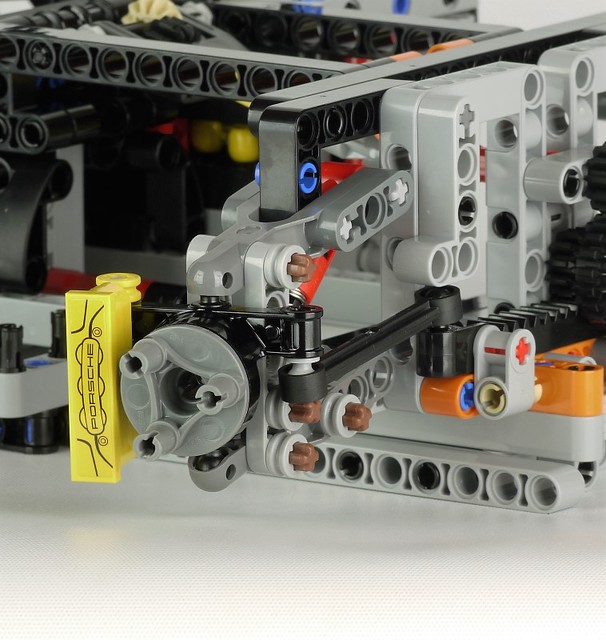LEGO TECHNIC: Porsche 911 GT3 RS (42056) + Extra Parts Bag