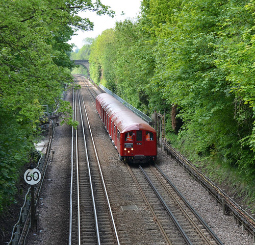 1938 tube stock approaching Rickmansworth
