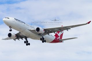 Qantas A330-202 VH-EBO