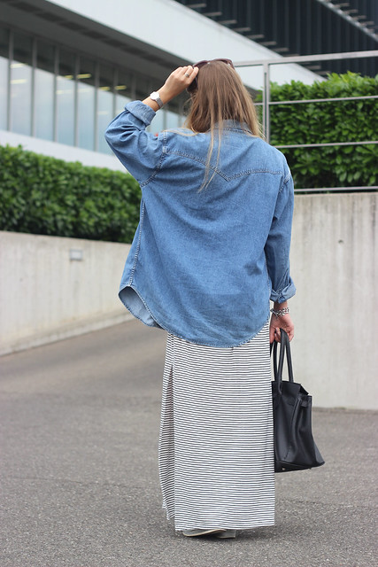 long-dress-with-stripes-whole-look-back-wmbg