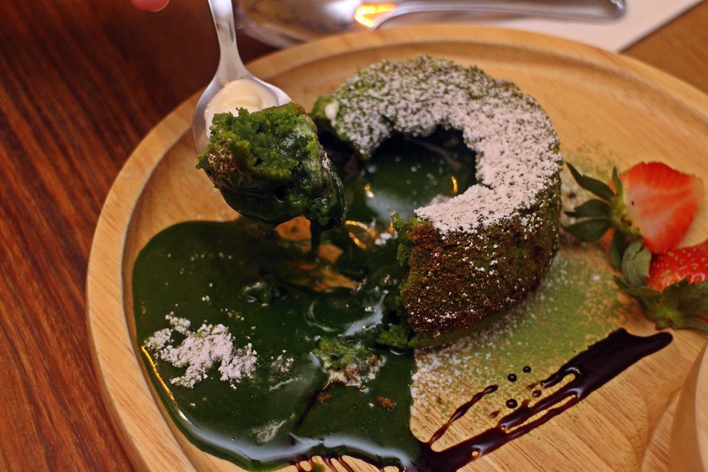 Cafes In Taman Sutera: BLISS - matcha lava cake