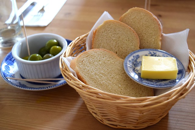 Bread & Olives at at The Duck Inn, Pett Bottom | www.rachelphipps.com @rachelphipps