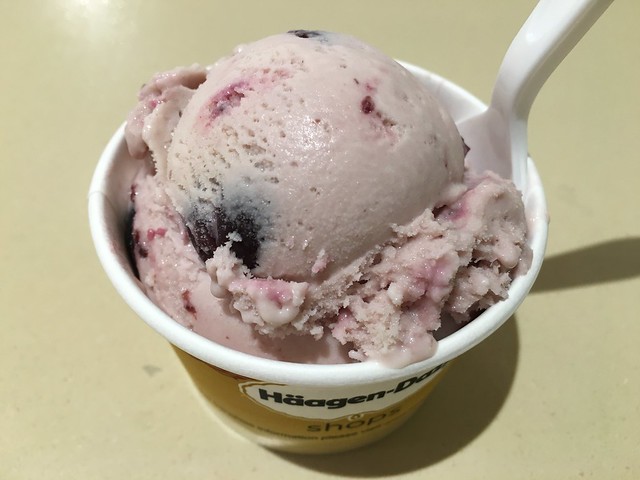 Blueberries & Cream Ice Cream Scoop - Häagen-Dazs IN