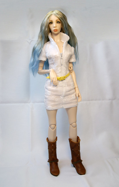 Pre-order doll Kira
