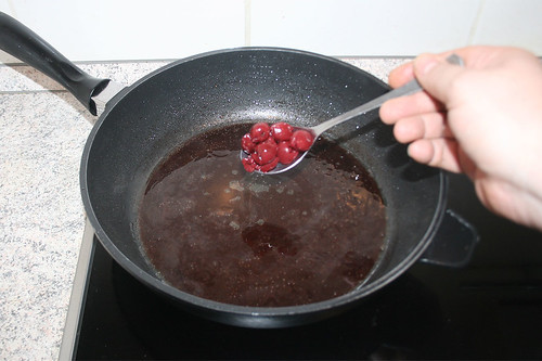 37 - Sauerkirschen hinzufügen / Add sour cherries
