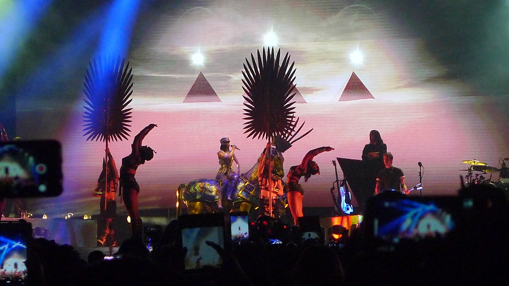 Katy Perry Prismatic World Tour - Philippines