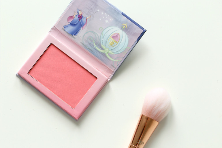 essence Cinderella So This Is Love blush, essence cinderella, essence cinderella blush review, essence cinderella swatches, essence cinderella review, essence blush, koraal blush, coral blush, disney blush, beautyblog, fashion is a party, fashion blogger