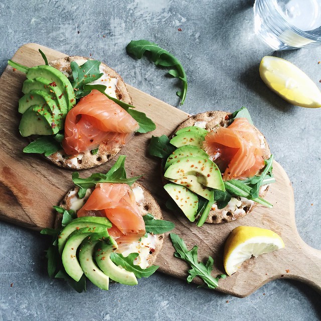 Avocado smoked salmon rye crackers