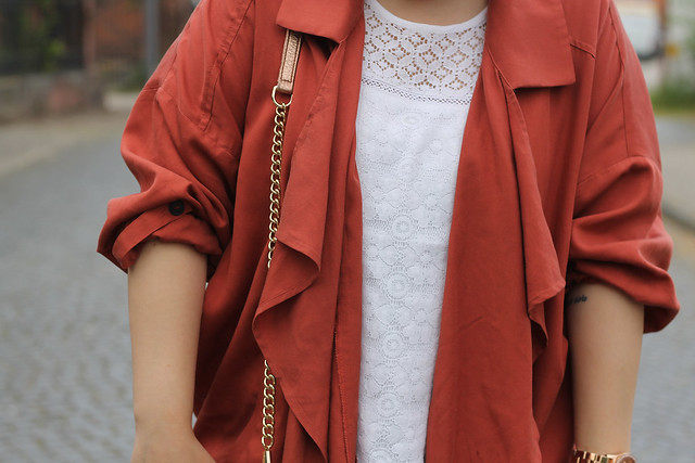 outfit-style-trend-modeblog-fashionblog-look-spitzenshirt-zalando-weiß-braune-rostrote-jacke-blazer-hm