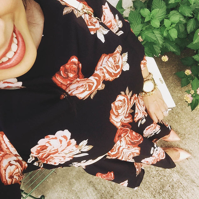 cute & little blog | petite fashion | sheinside black floral chiffon dress, tory burch robinson wallet on chain, pretty small shoes peach pumps | spring summer outfit