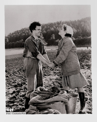 Ulla Jacobsson and Folke Sundquist in Hon dansade en sommar (1951)