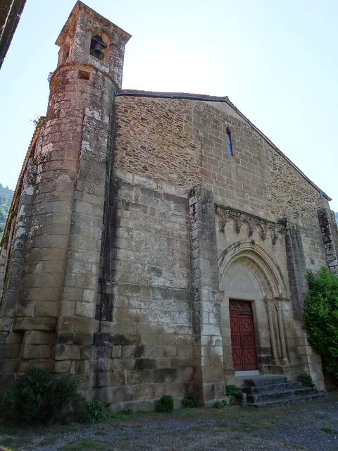 Iglesia de San Vicente de Pombeiro en Pantón