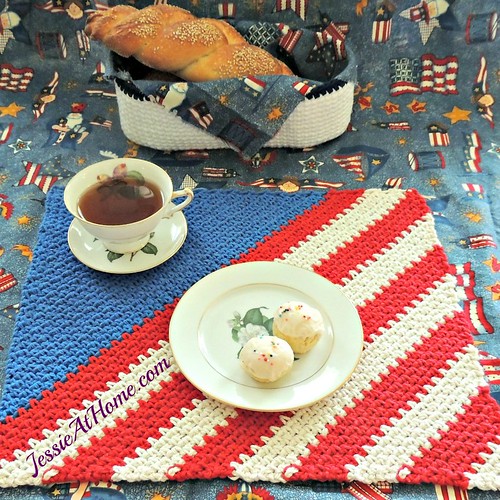 Crochet-Patriotic-Placemat-from-Jessie-At-Home-1