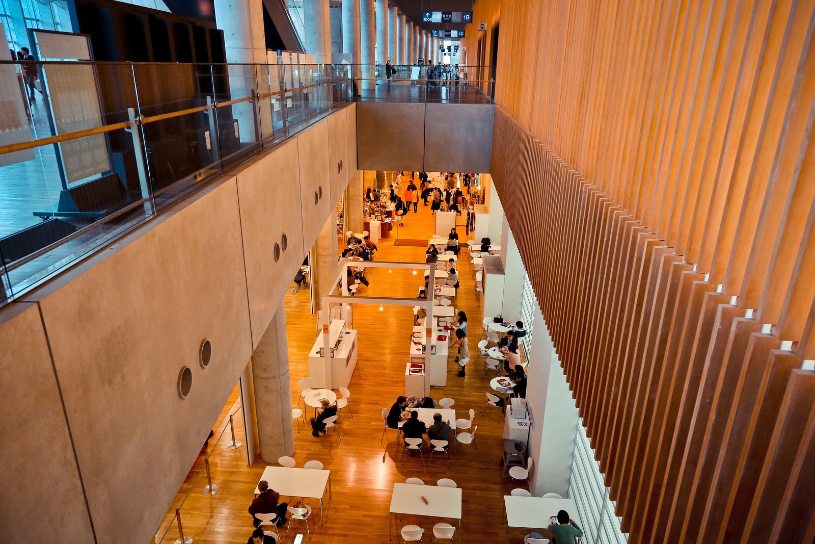 国立新美術館 THE NATIONAL ART CENTER, TOKYO (黑川紀章)