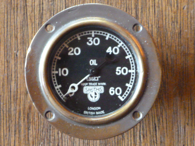 Smiths oil pressure gauge