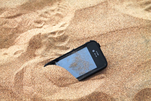 Lifeproof-iphone-case-review-dust-proof