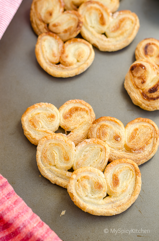 Palmiers, Lunettes, Homemade Palmiers, Homemade Little Hearts, Homemade Lunettes, Puff Pastry Sheets, Recipes with Puff Pastry Sheet, French Pastry, 